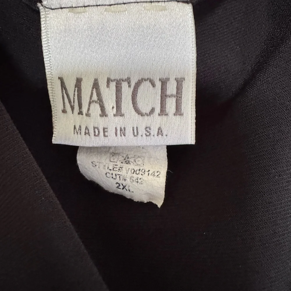 Match Black Garment with Subtle Gold Detail/2XL
